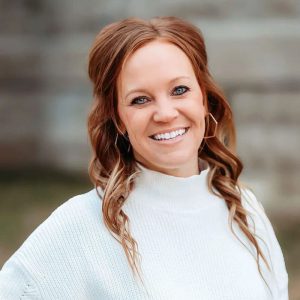 level10-kelly-lakenburger-headshot2
